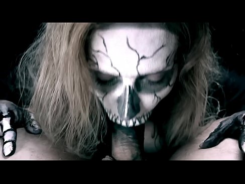 ❤️ Demon girl zuigt pik met haar zwarte mond en slikt sperma. ❤ Sex video at us nl.mobilecric.top ️❤
